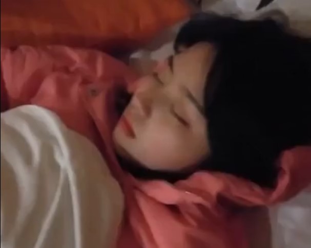 Ganguin Cewek Cantik Lagi Tidur